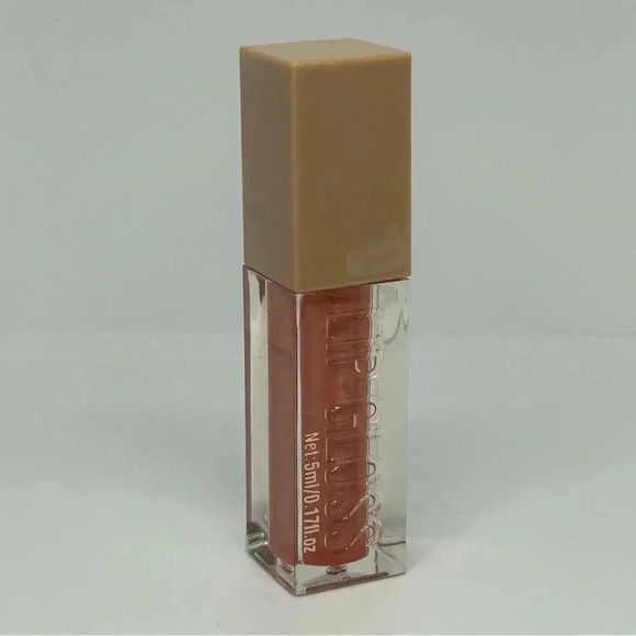 Hello Kiss - Moisturizing and Plumping Ultra Glossy Lip Gloss in Color Moon - Picture 3 of 6
